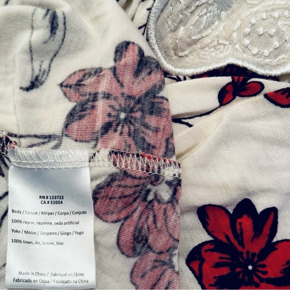 Romantic Floral Women's Top - Red and Cream, Sleeveless, Scuba Neck, M - Picture 6 of 6